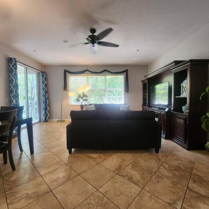 1 Bedroom , 1 Bath With Kitchen At Img Bradenton Bagian luar foto